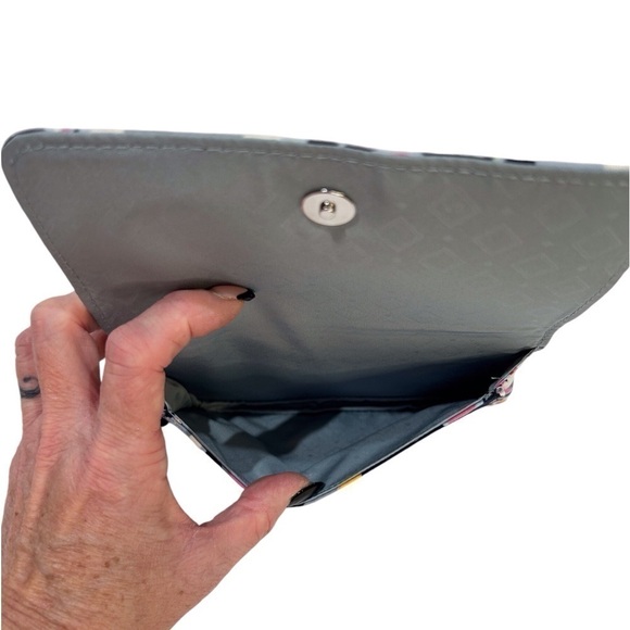 Vera Bradley RFID 3-in-1 Crossbody Wallet Mod Paisley Navy/Mint/Pink NWOT - Picture 7 of 10